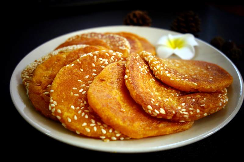 金黄芝麻饼图片