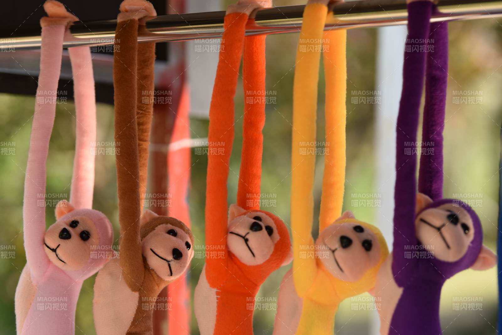 彩色猴子挂饰图片