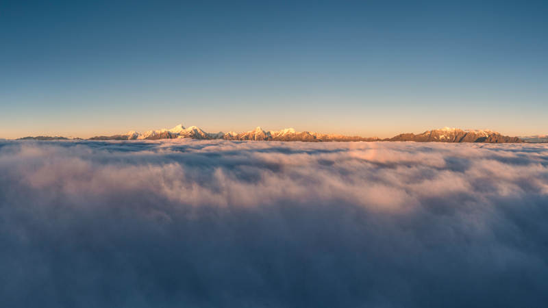 云海之上 牛背山图片