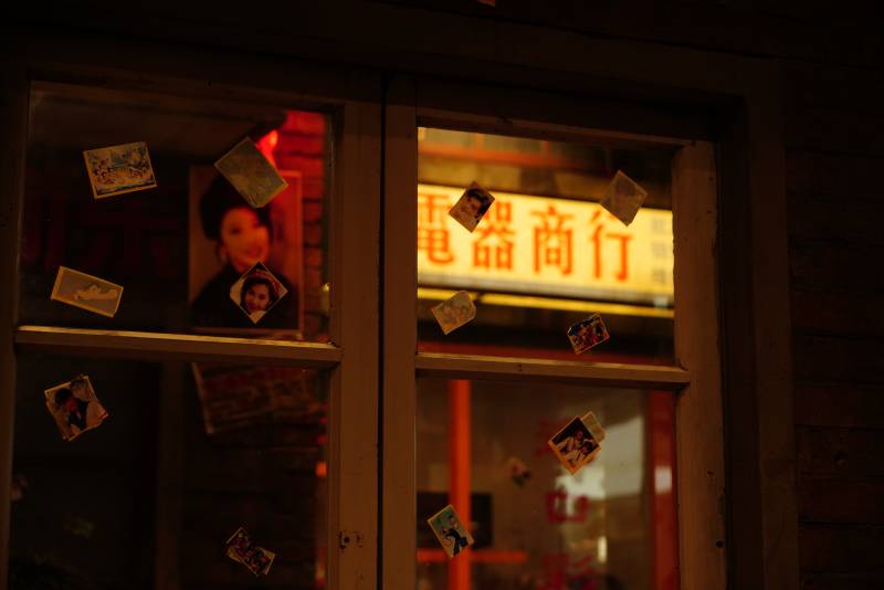 复古夜市小店灯火图片