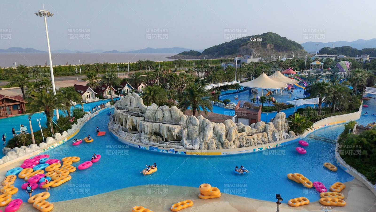 水上乐园欢乐游图片