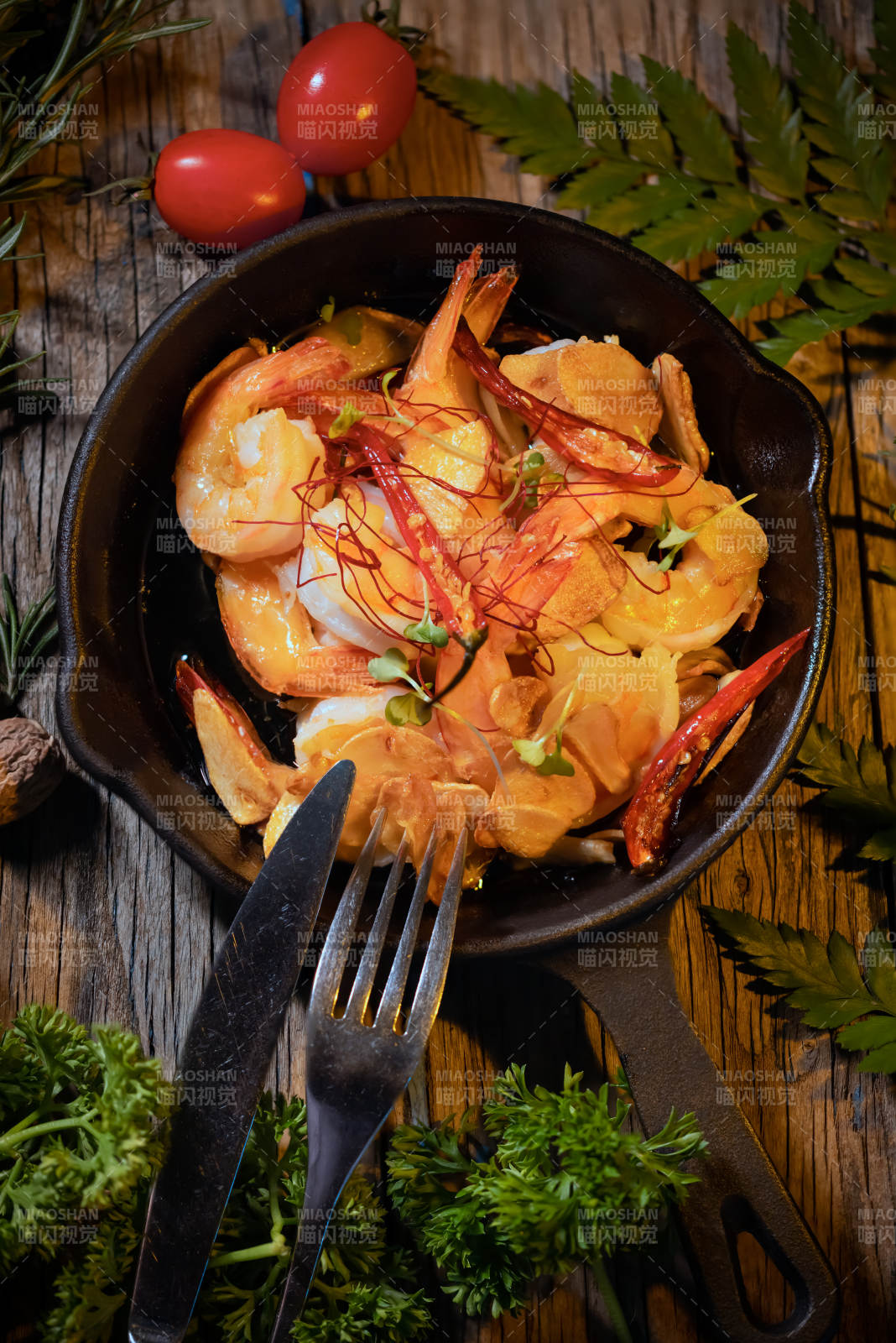 香煎虾仁配香草图片