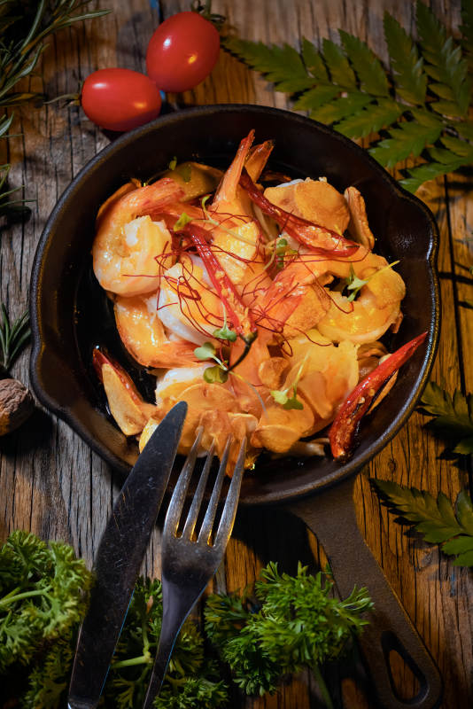 香煎虾仁配香草图片