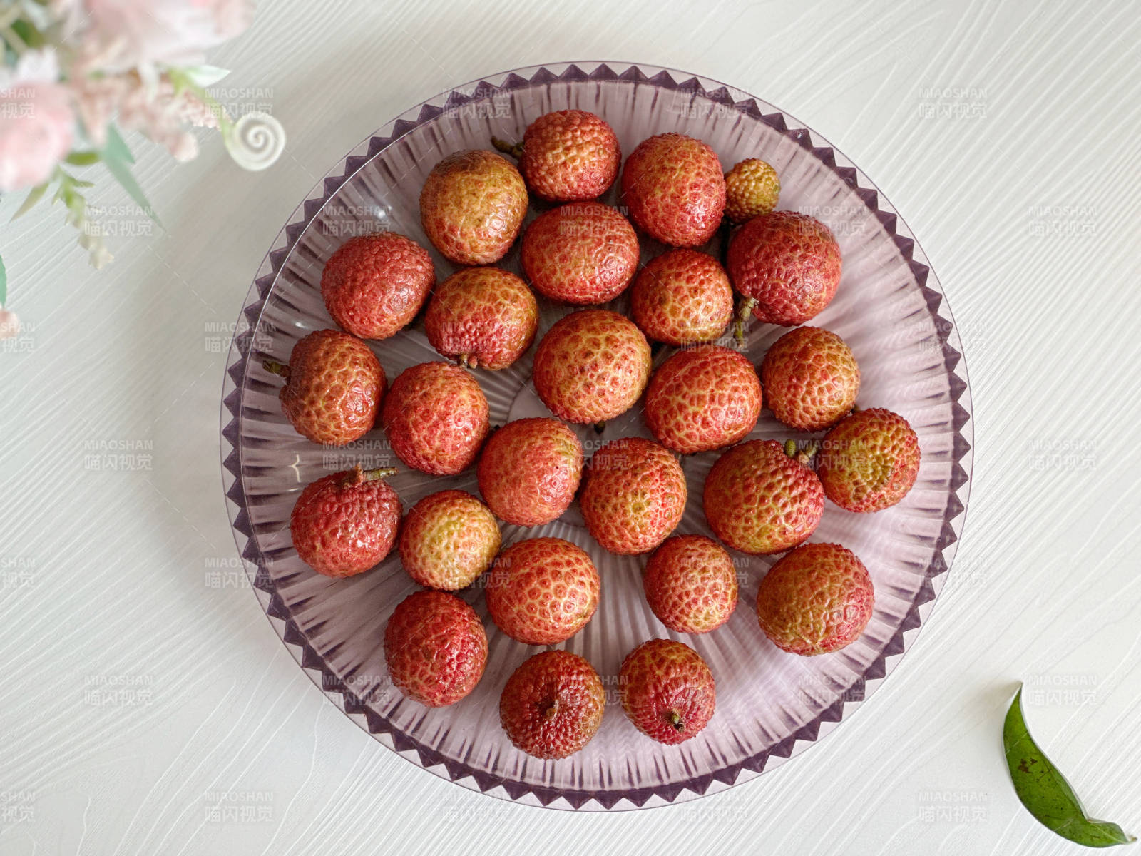 新鲜荔枝摆盘图片