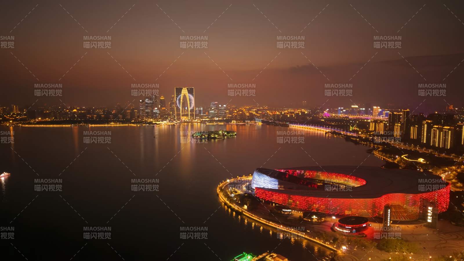 苏州金鸡湖灯火辉煌图片