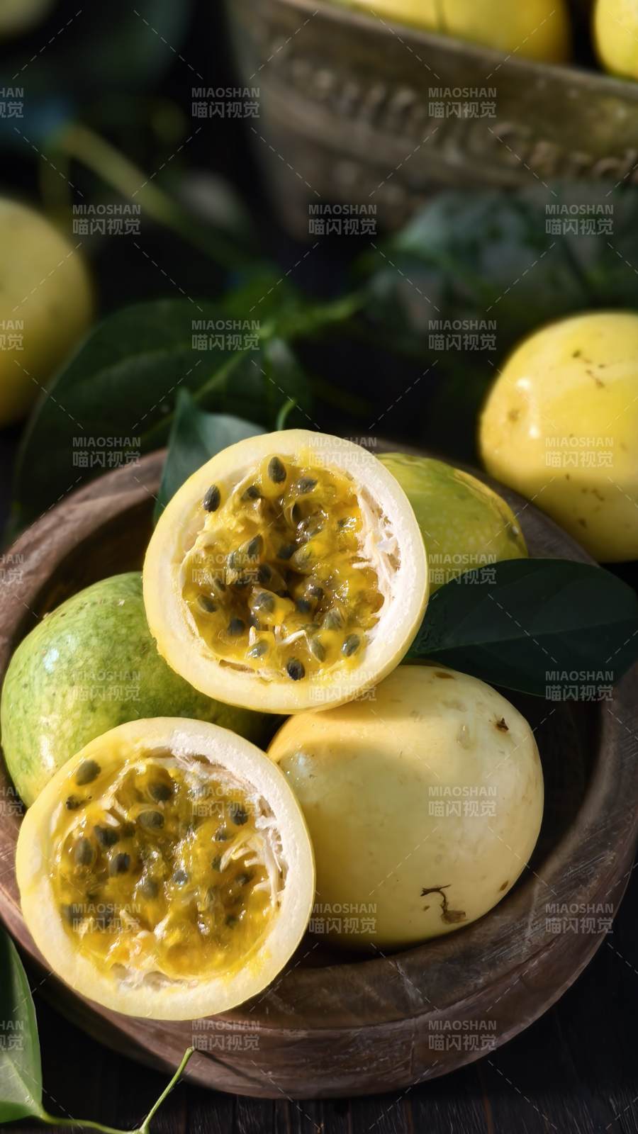 百香果切开的瞬间图片