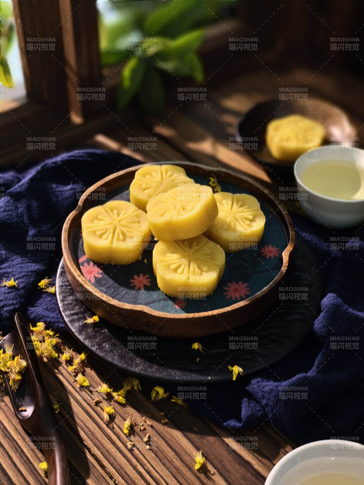 桂花糕点 茶香四溢图片