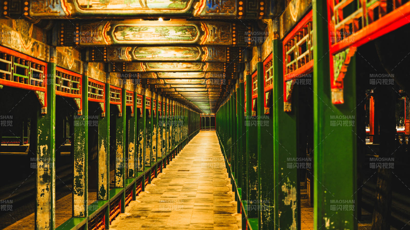 颐和园古色古香长廊图片