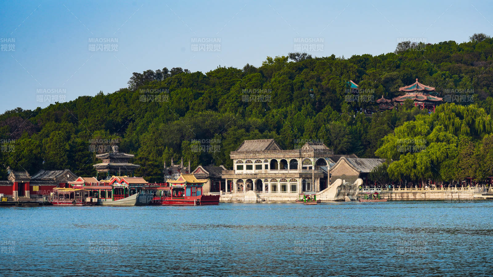 颐和园湖畔古建筑风光图片
