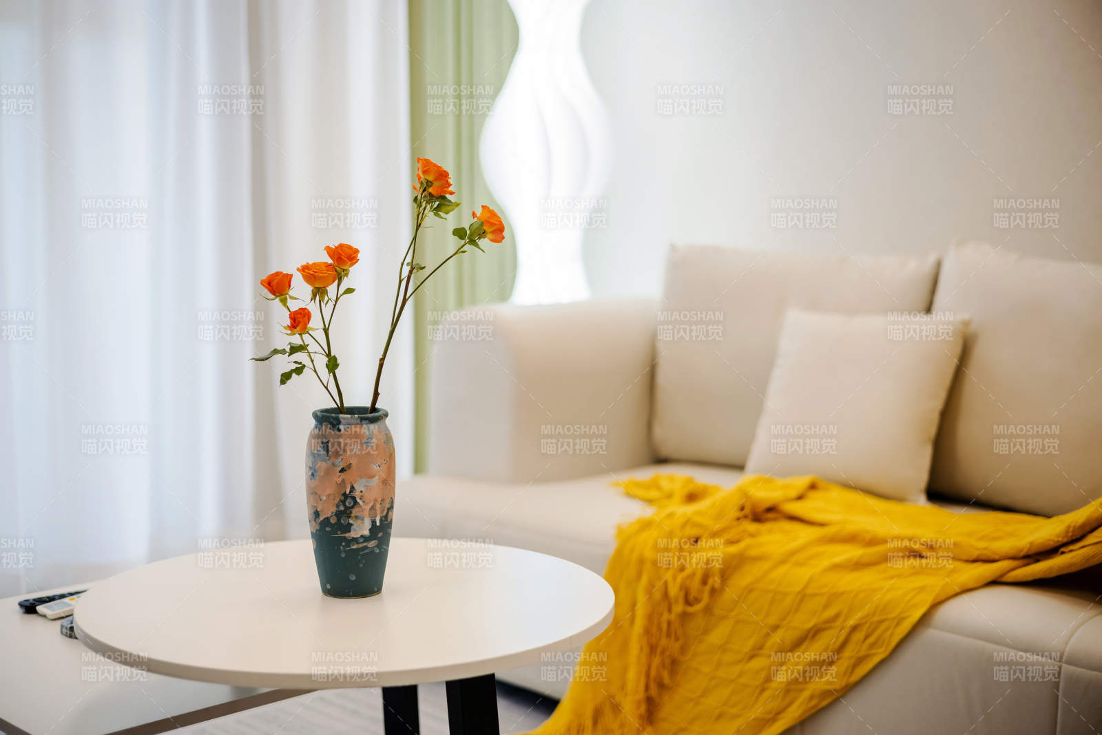 温馨客厅一角图片