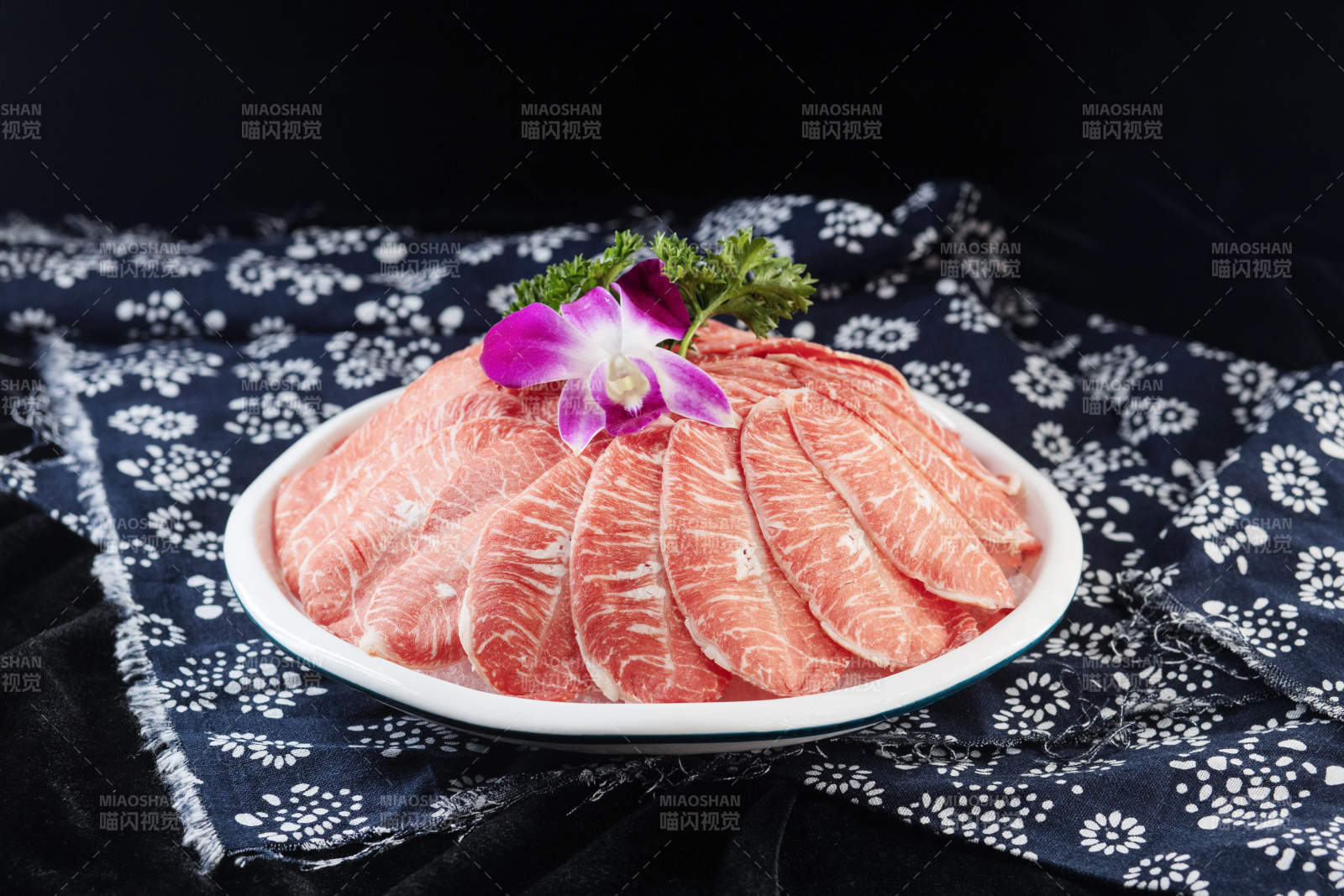 精致牛肉片摆盘 菜品图片