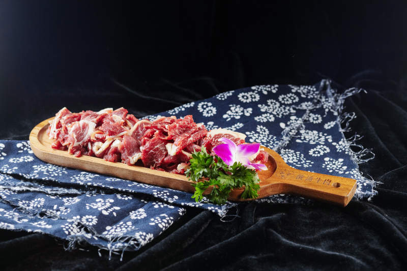 鲜嫩牛肉摆盘 菜品图片