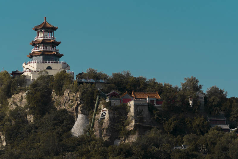 北京石景山功碑阁映碧空图片