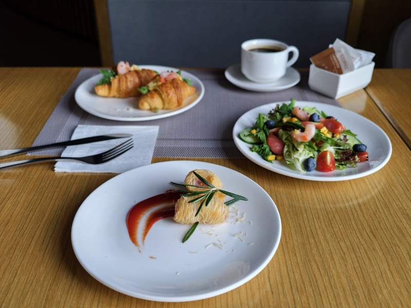 精致餐点摆盘图片