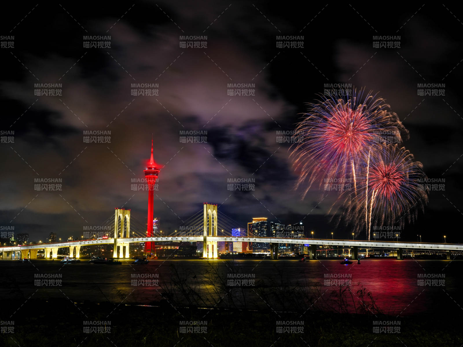 澳门夜景烟花璀璨图片