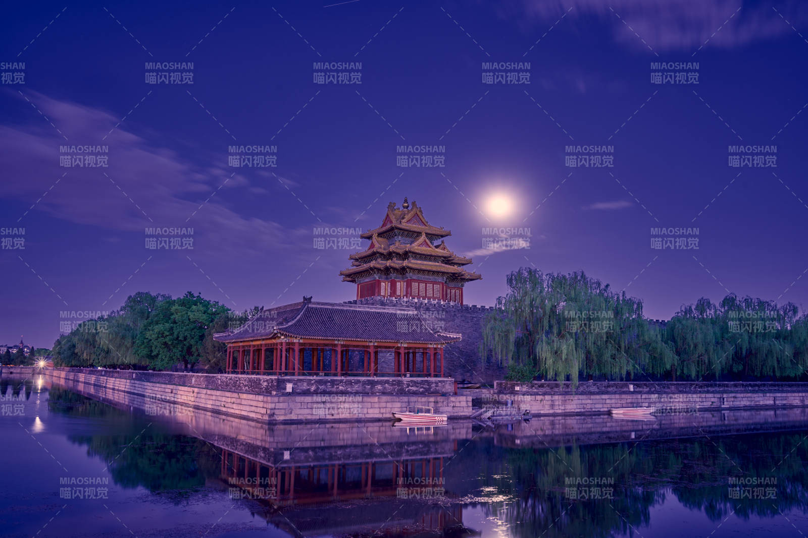 月照故宫角楼夜景图片