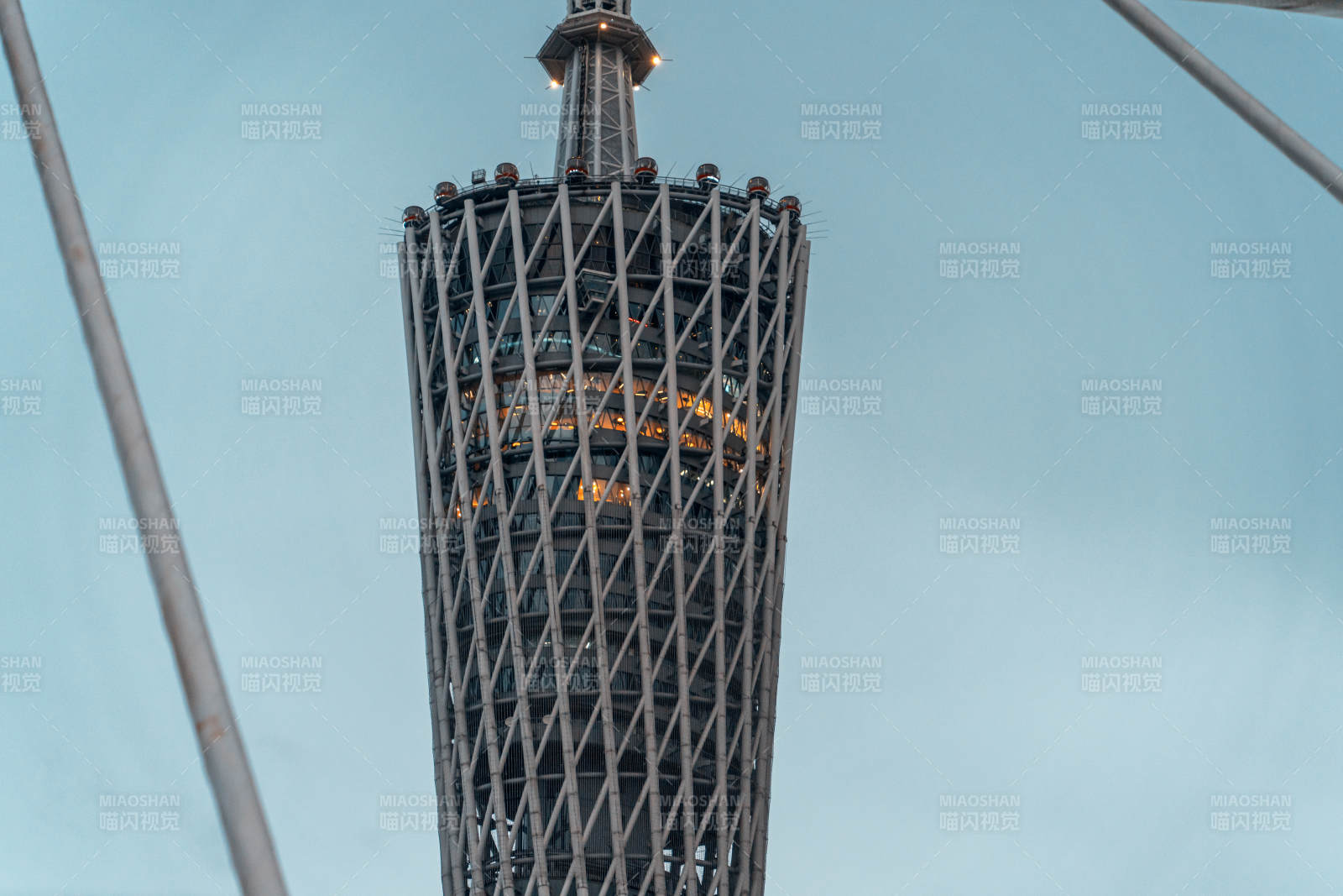 广州塔塔尖夜景图片