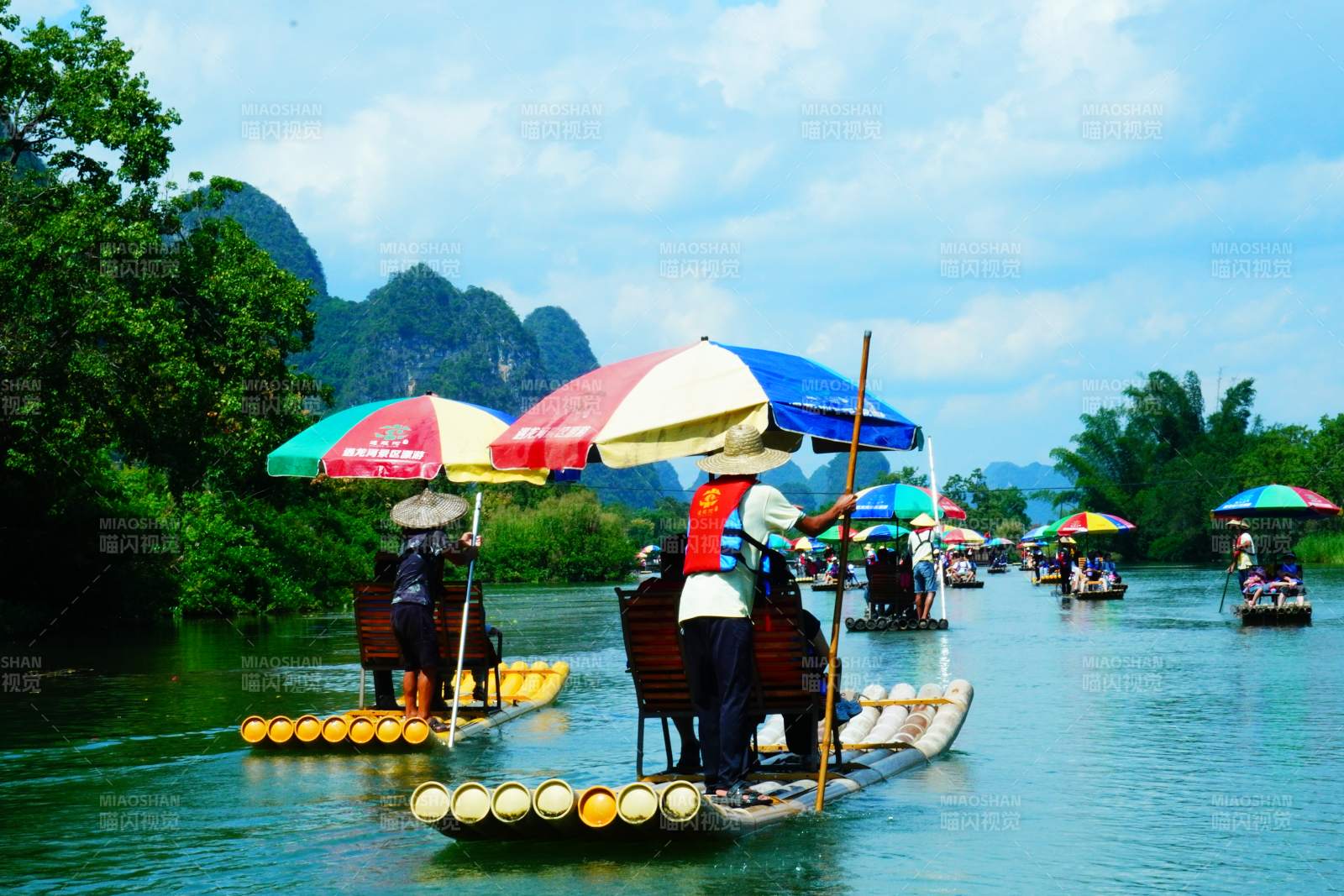遇龙河竹筏游河景图片