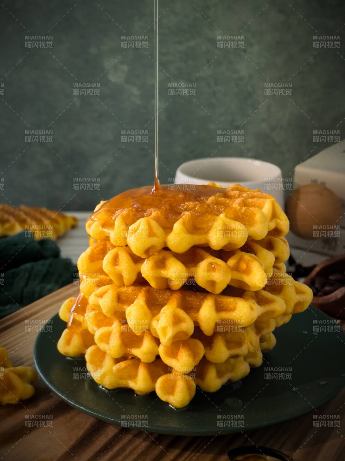 金黄华夫饼淋蜜图片