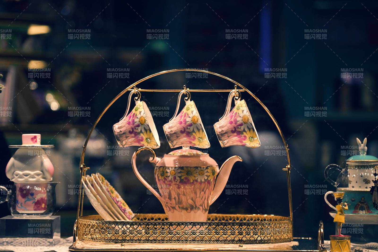 花茶具静谧时光图片