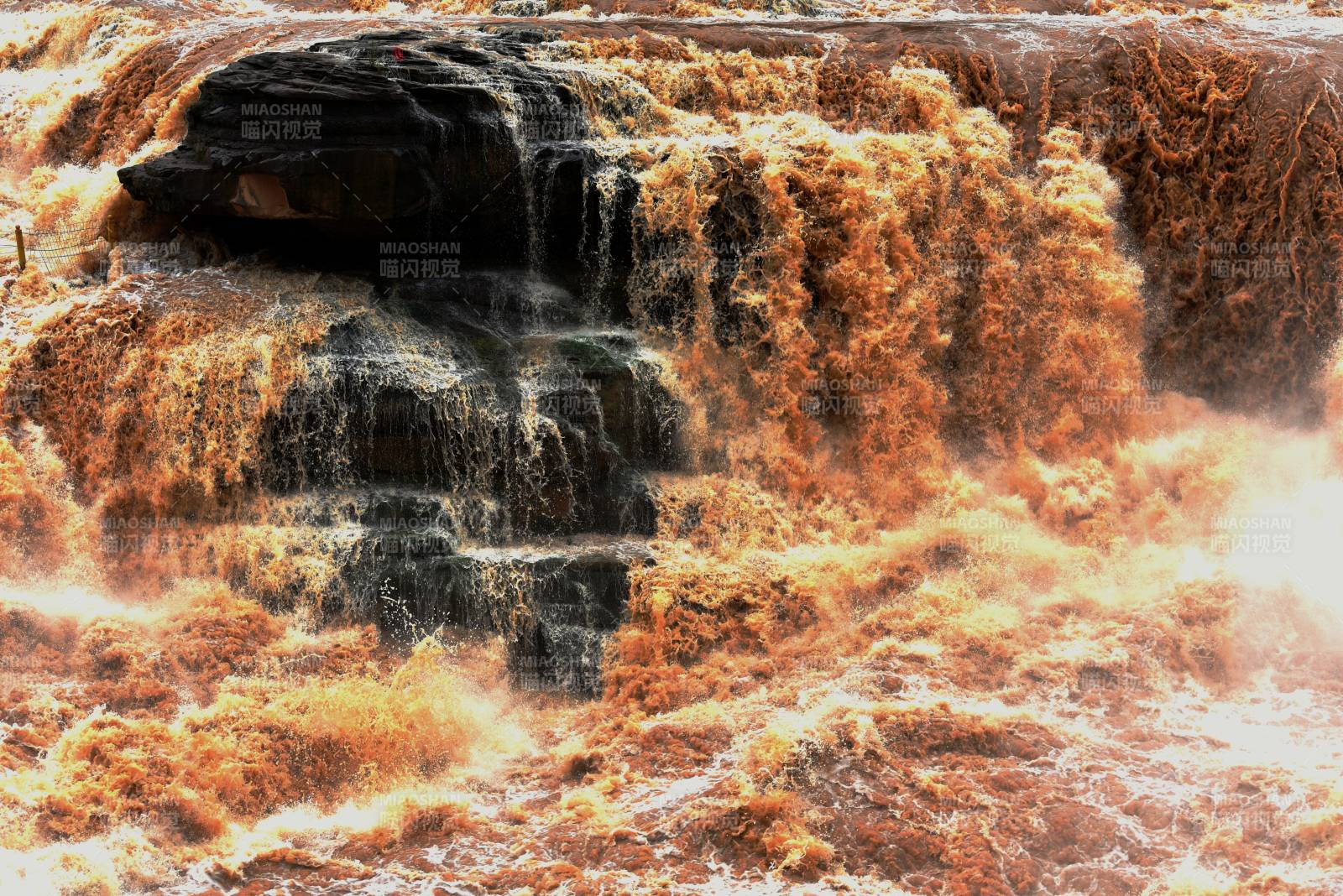 黄河壶口瀑布图片