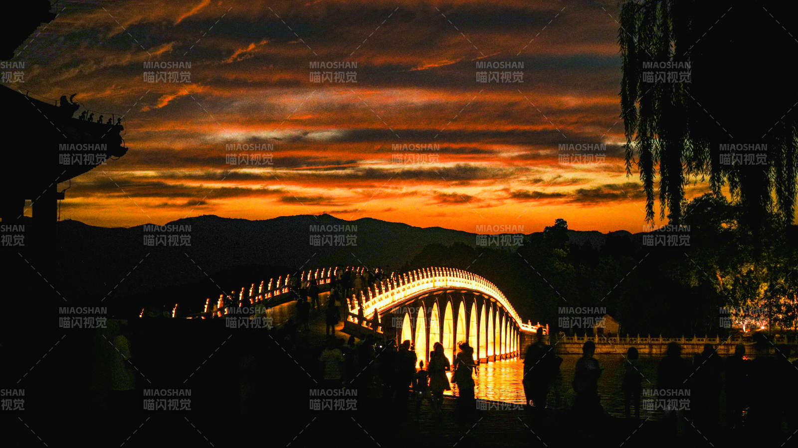 暮色十七孔桥晚霞图片