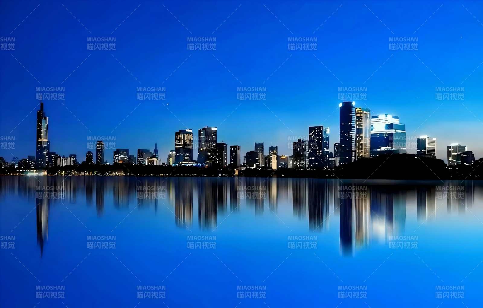 夜幕下的城市倒影玄武湖图片