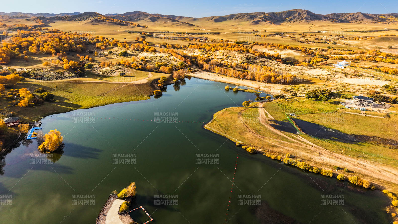 乌兰布统公主湖秋湖美景航拍图片