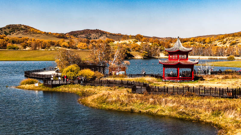 乌兰布统公主湖亭阁美景图片