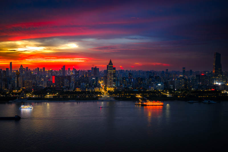 武汉夜景 霞光映水图片