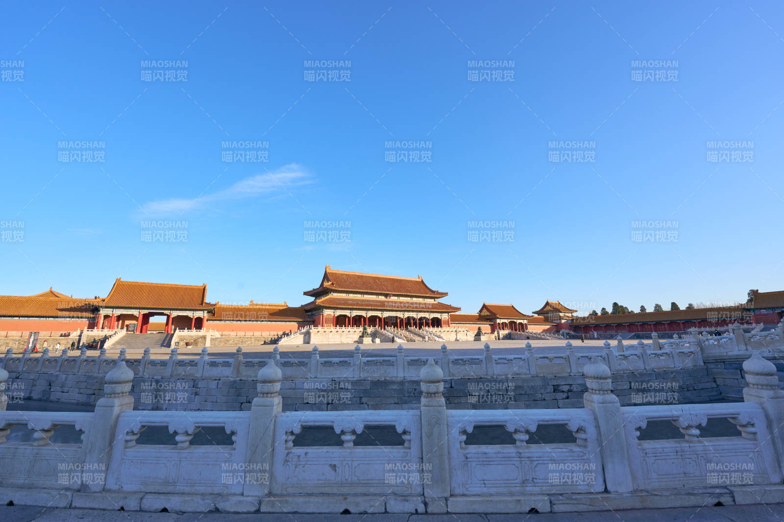 故宫金碧辉煌图片