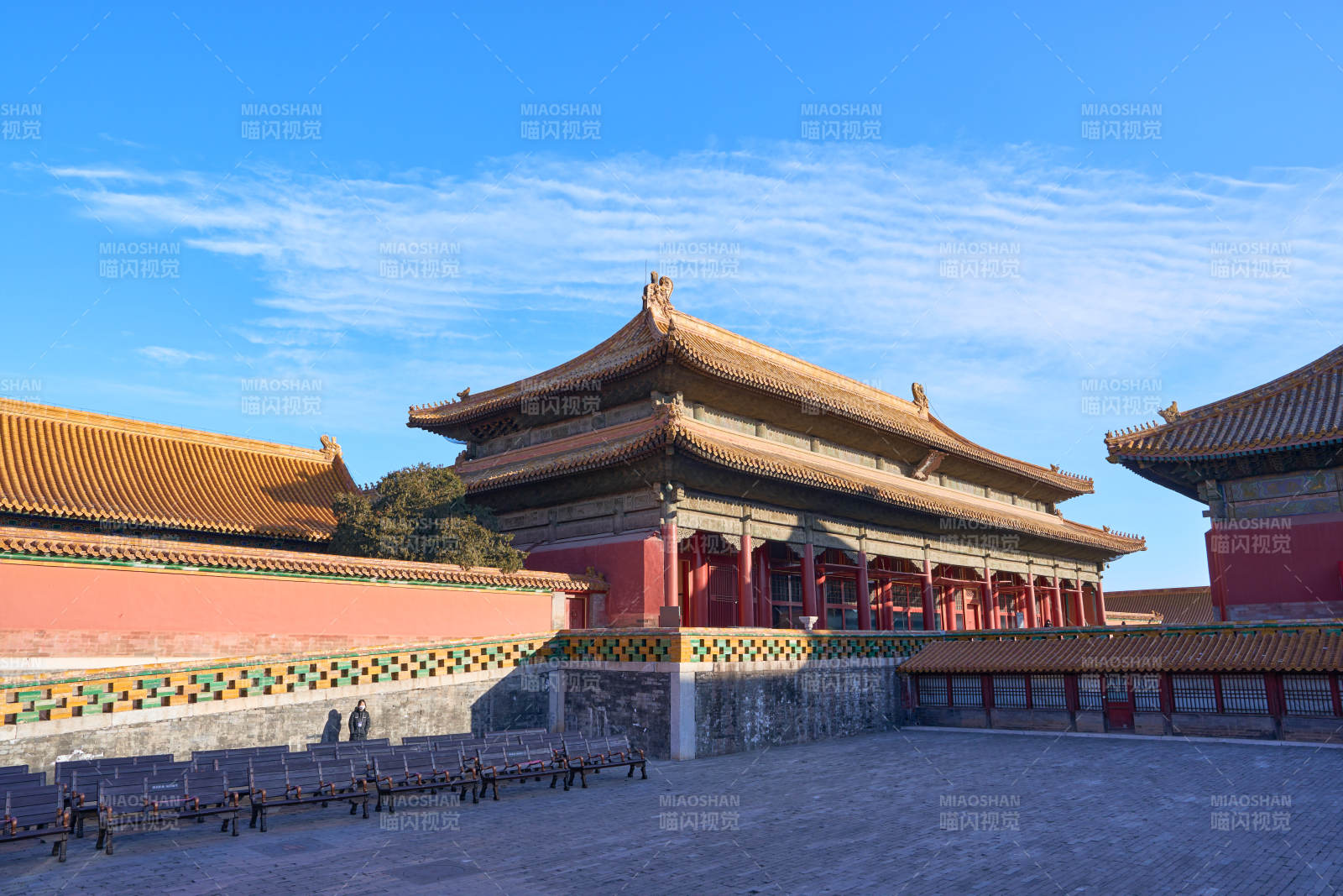 故宫坤宁宫红墙金瓦图片