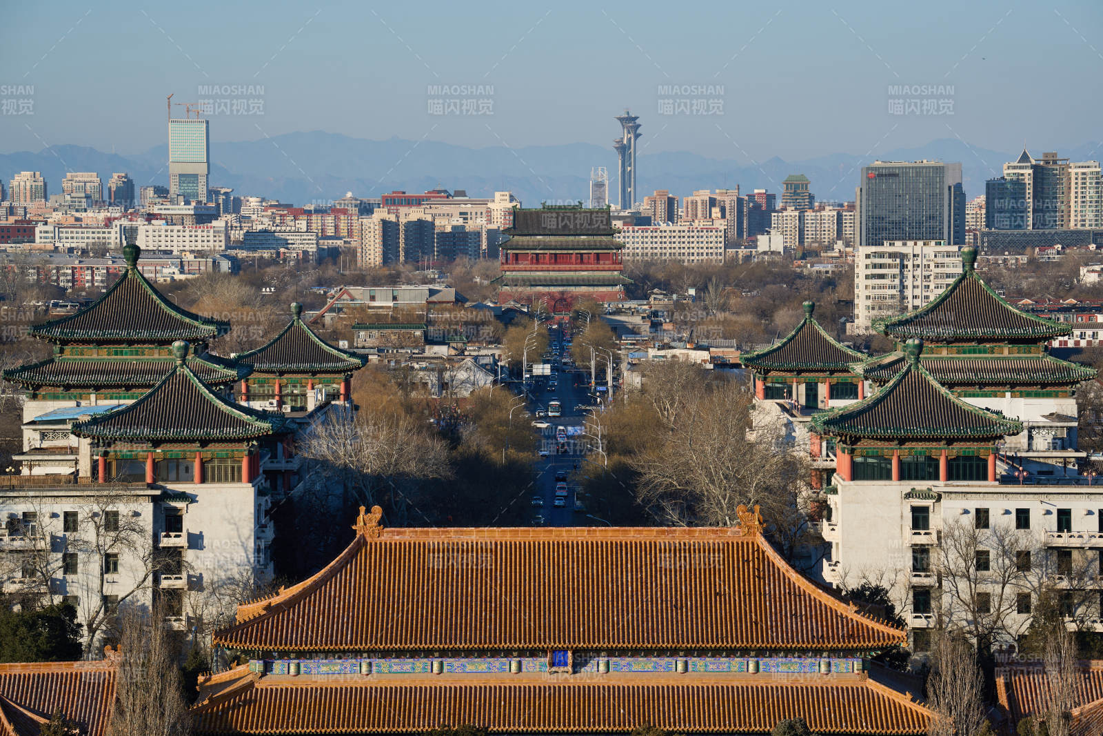 中国北京景山上瞭望鼓楼大街中轴线图片