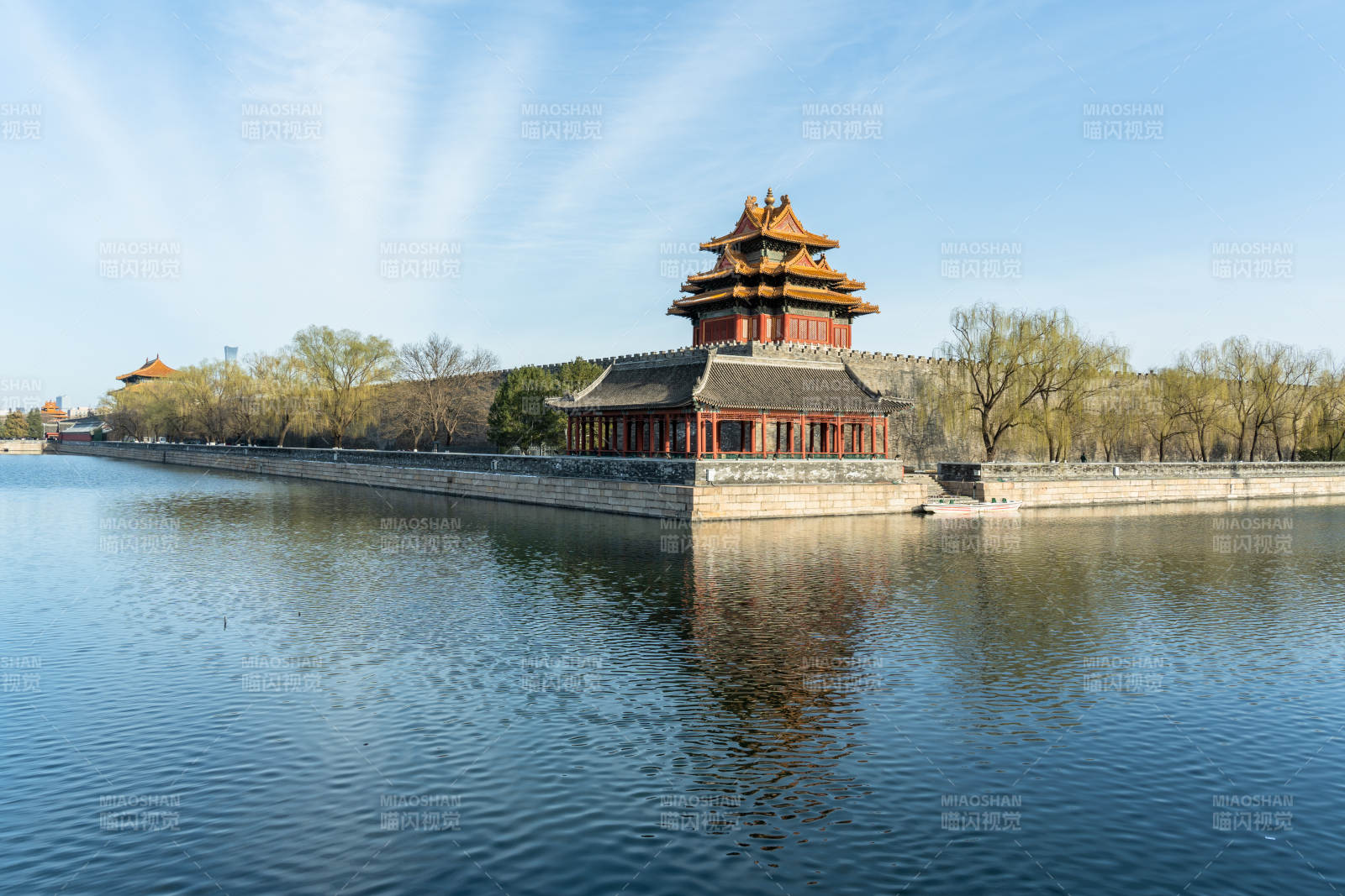 北京故宫角楼映水图片
