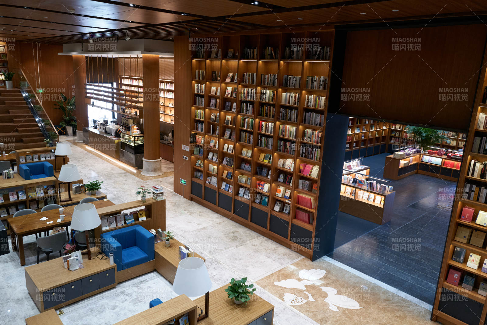 北京某现代书店内部景致图片