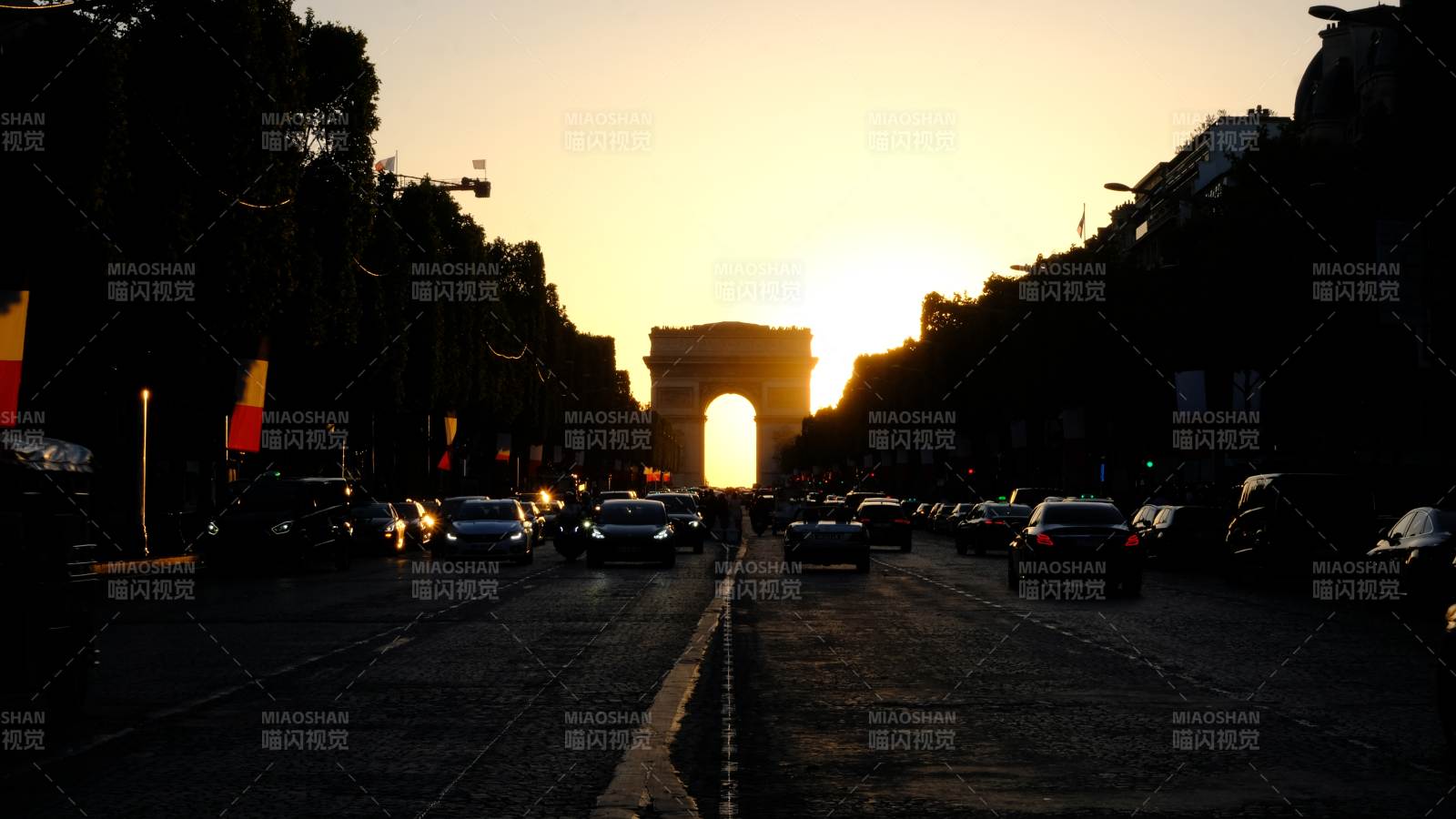 黄昏下的巴黎凯旋门图片