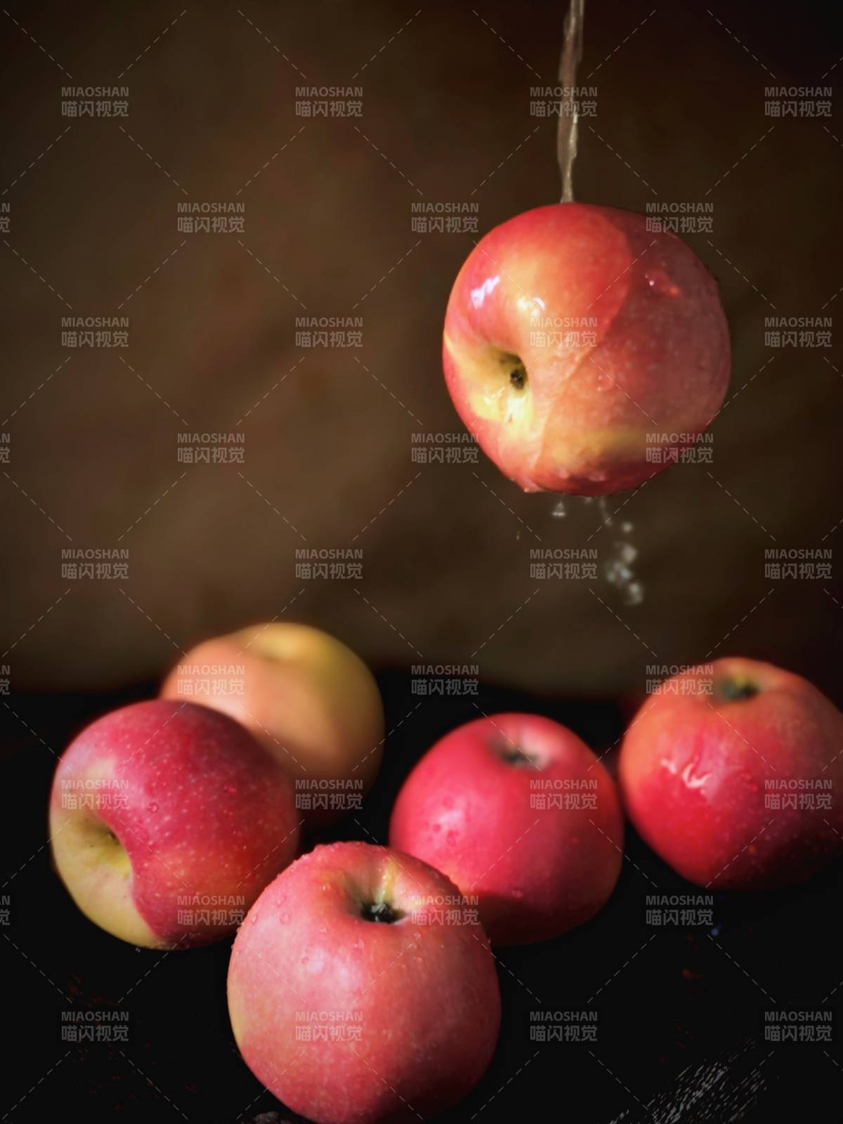 苹果飞溅瞬间图片