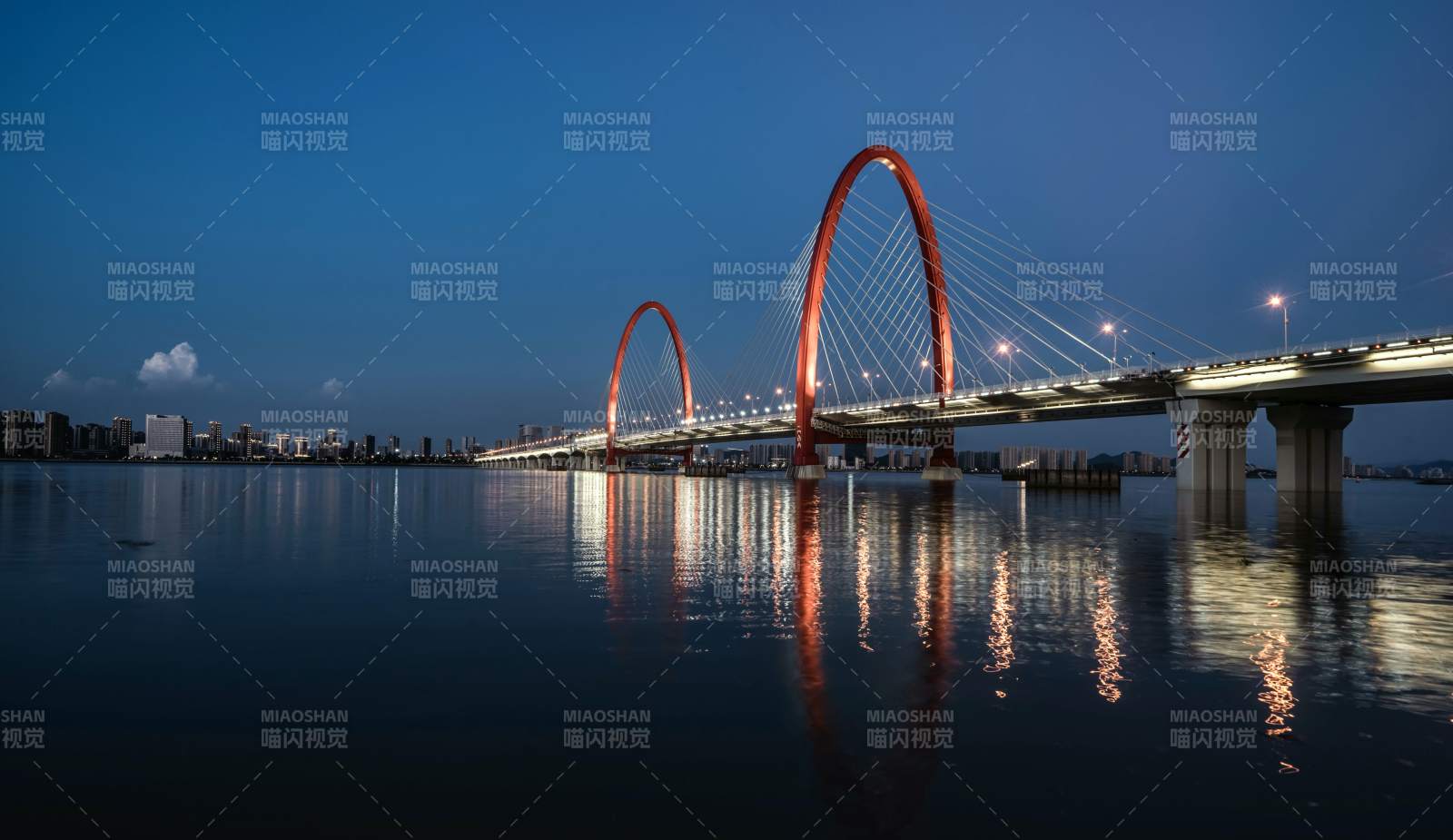 夜幕下的杭州之江大桥图片