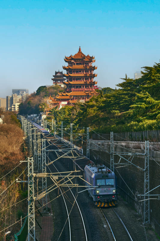 黄鹤楼前火车行图片