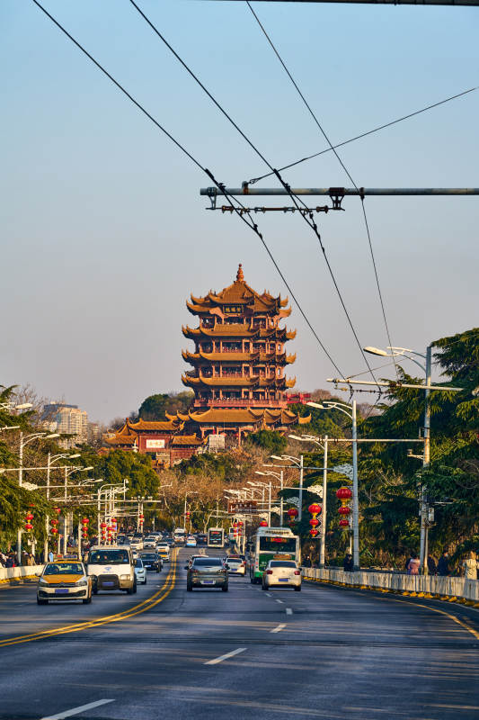 黄鹤楼前车水马龙图片