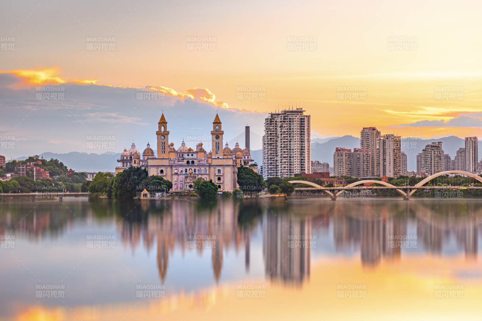 夕阳下的福州中洲岛图片