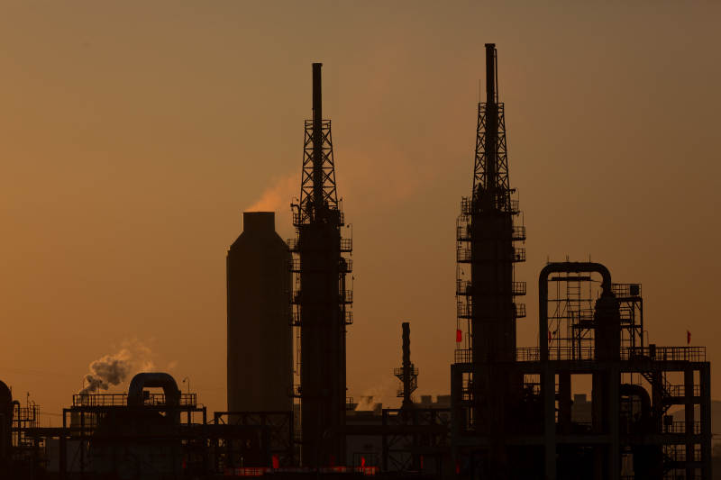 工业剪影夕阳下图片