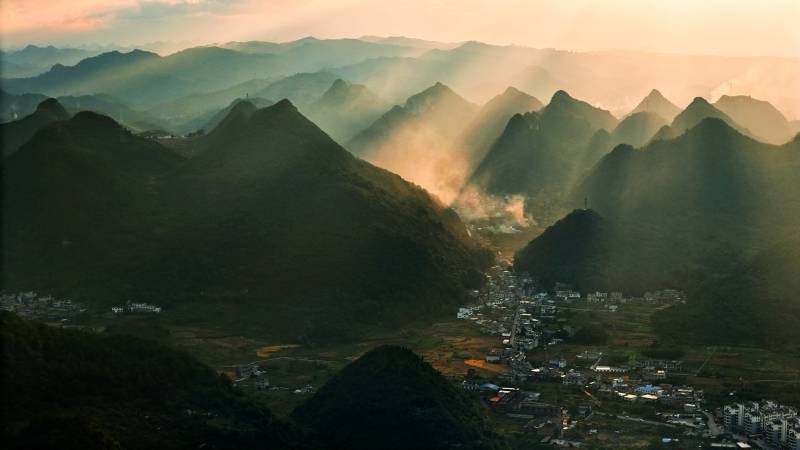 山间青岩小镇图片