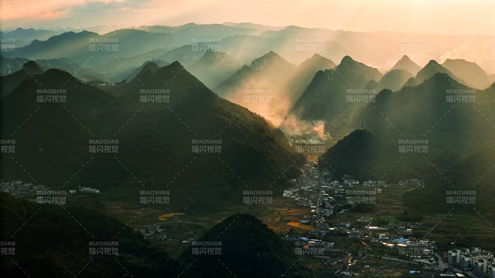 山间青岩小镇图片