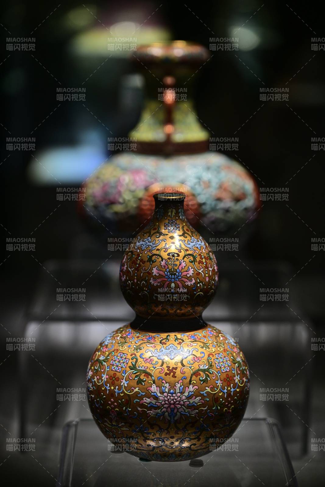 景德镇彩绘葫芦瓶图片