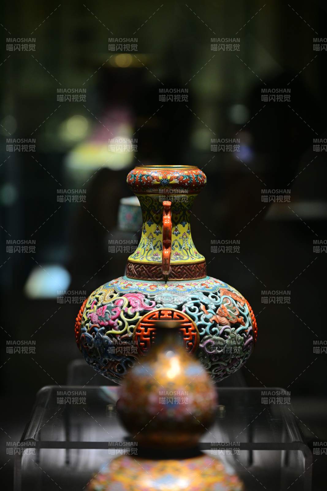 景德镇彩绘瓷瓶图片