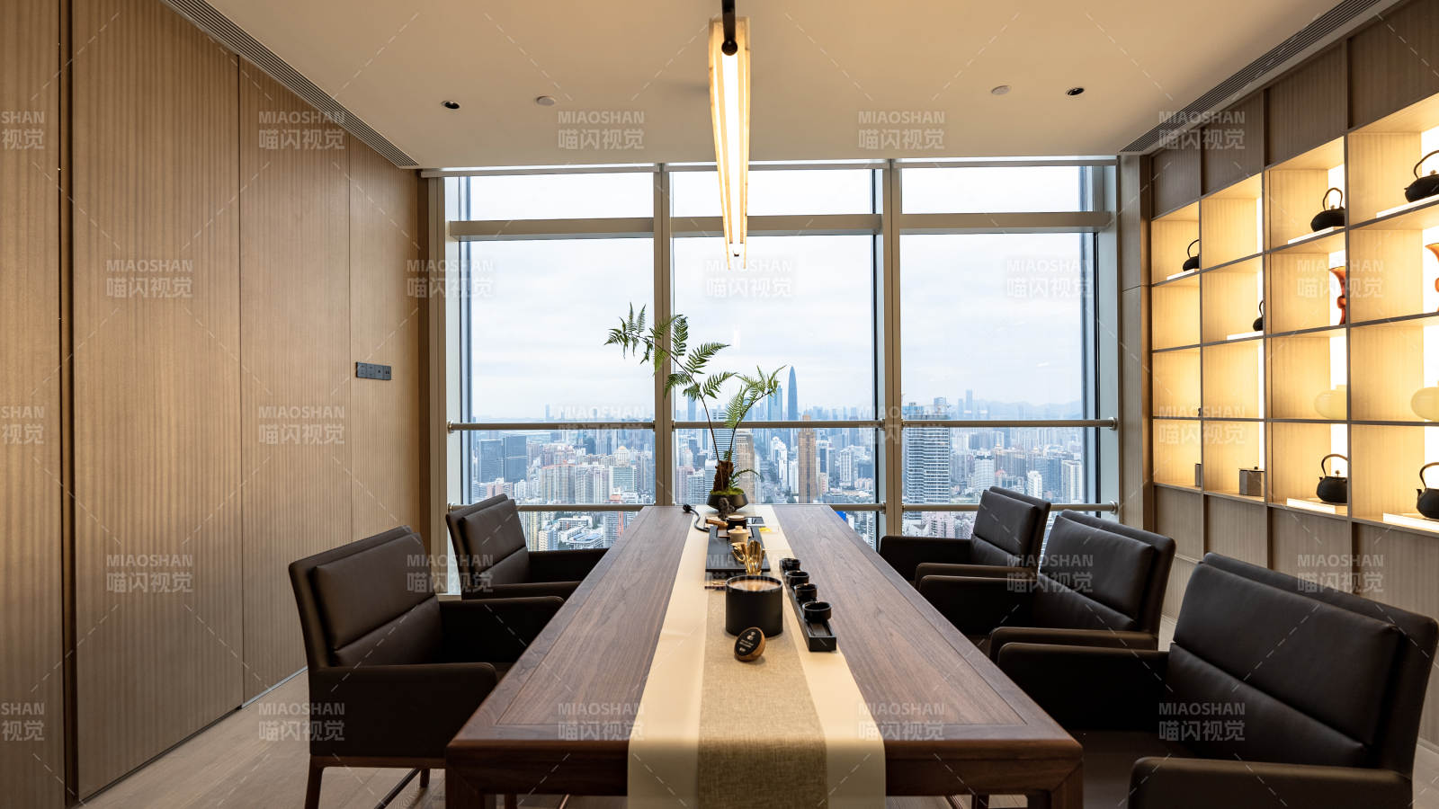 现代会议室全景图片