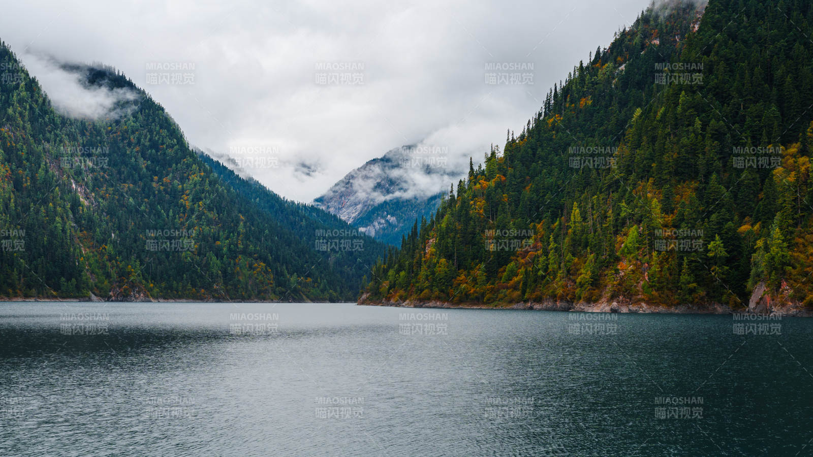 山水秋色 湖光山色  四川九寨沟图片