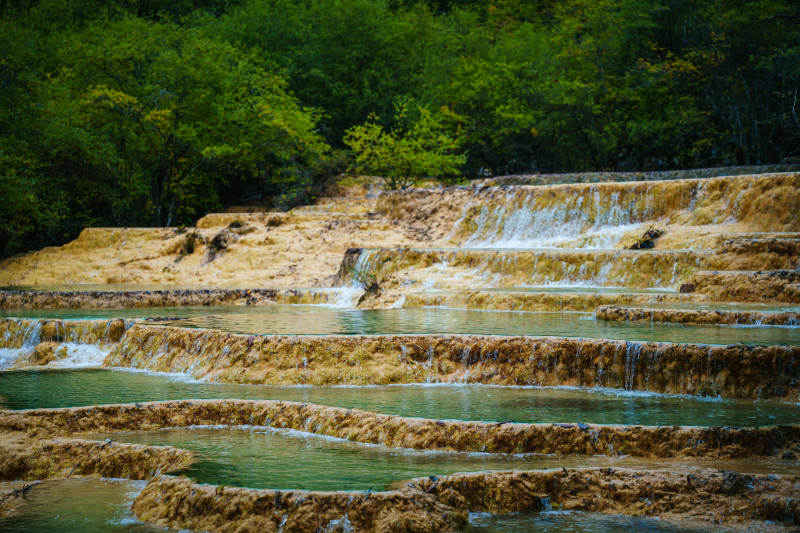 梯田瀑布美景  四川黄龙景区图片