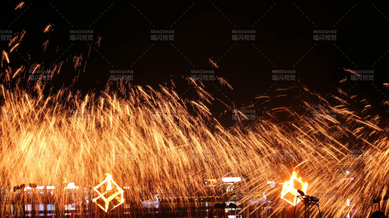 非遗打铁花表演图片